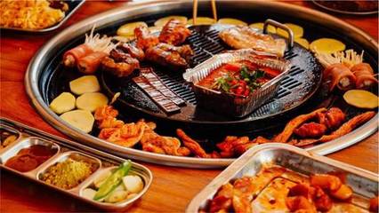 開業(yè)即登頂，四個(gè)月狂開13店，“肉小哥”如何靠甜品引爆美食江湖？